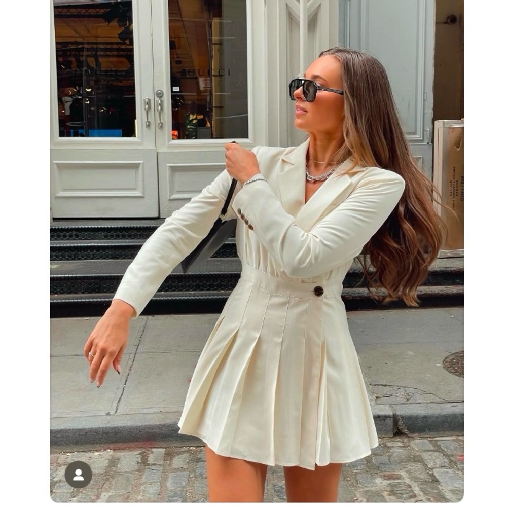 DANIELLE BERNSTEIN
Long-Sleeve Tennis Blazer Dress